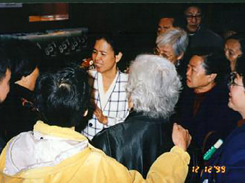 杨振华教授在南京参加851消费者现场会受到热烈欢迎